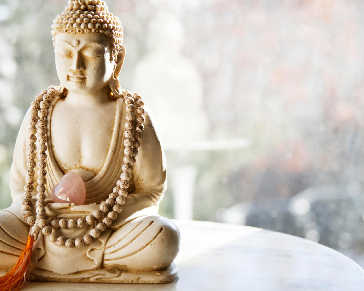 Фигурка Будды с сердцем