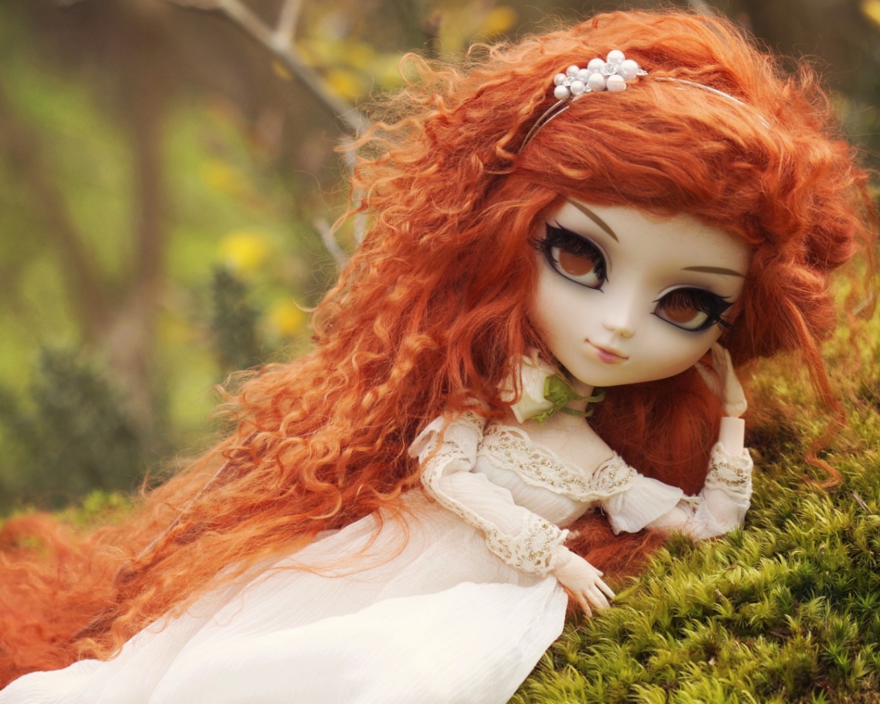 Кукла на природе