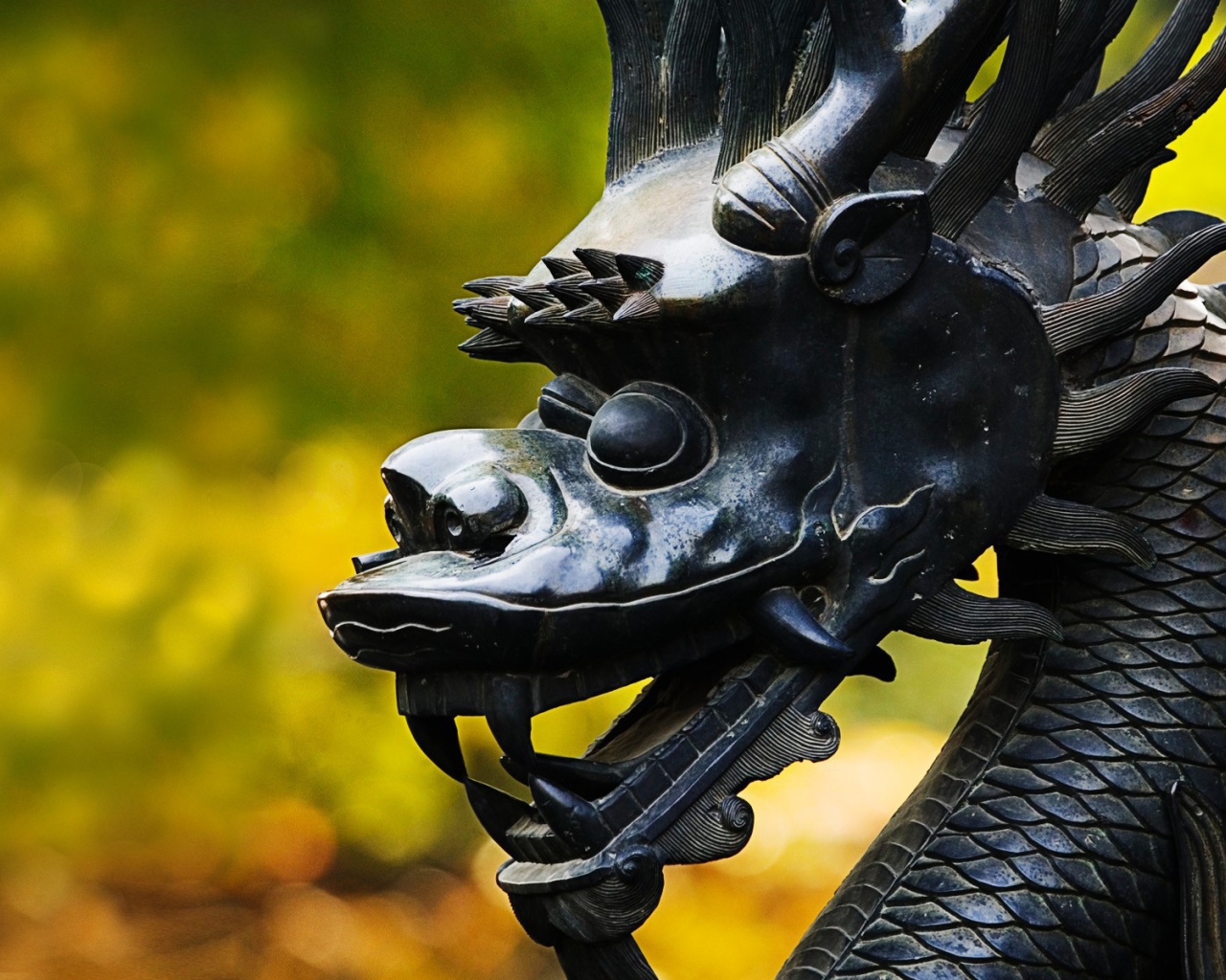 Статуя дракона