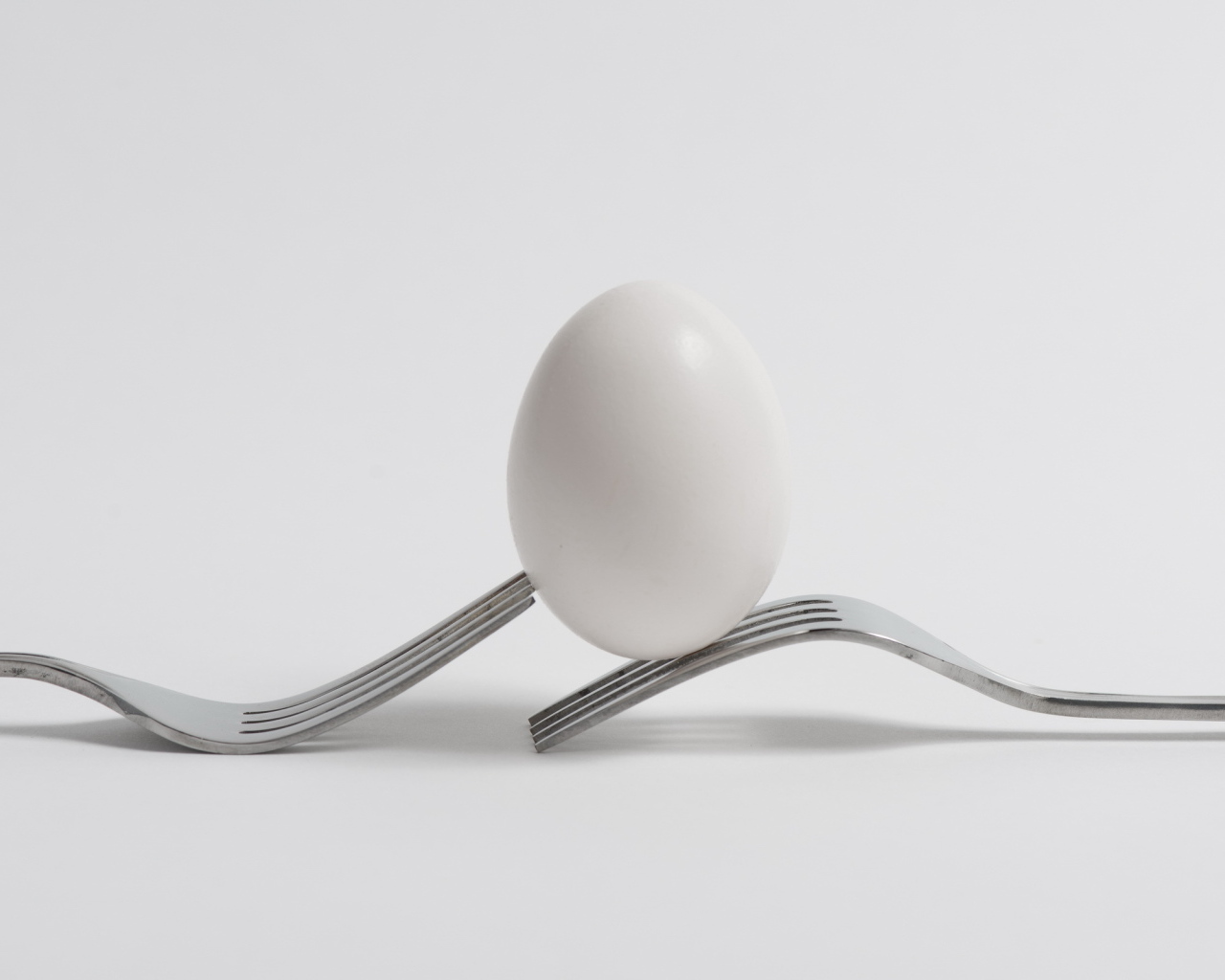 Яйцо на двух вилках