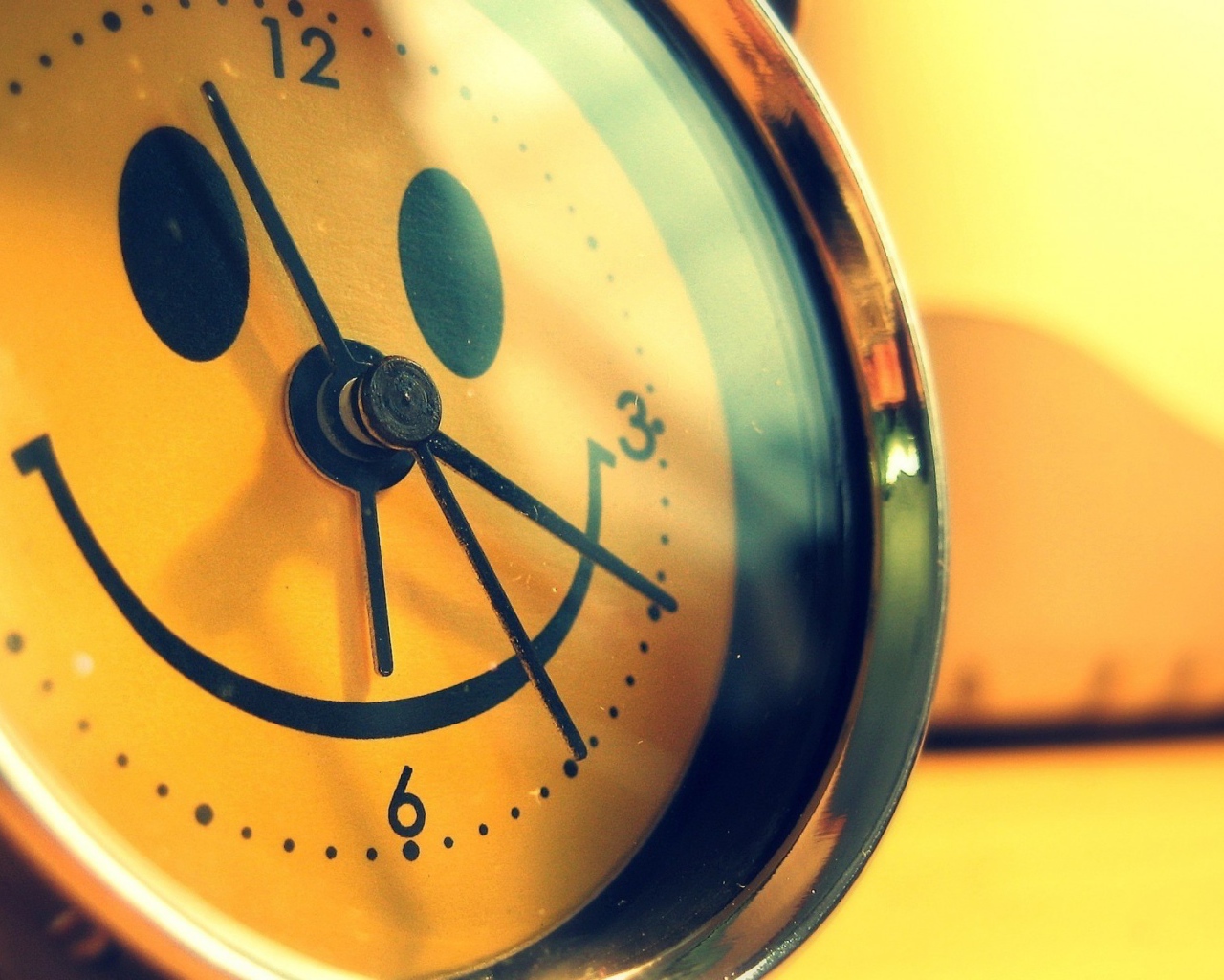 Часы с улыбкой