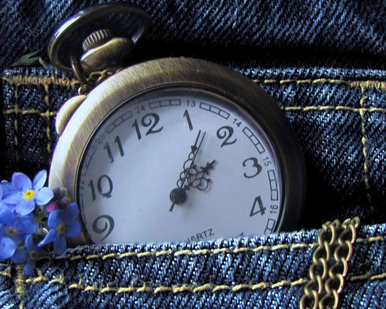Часы в джинсах