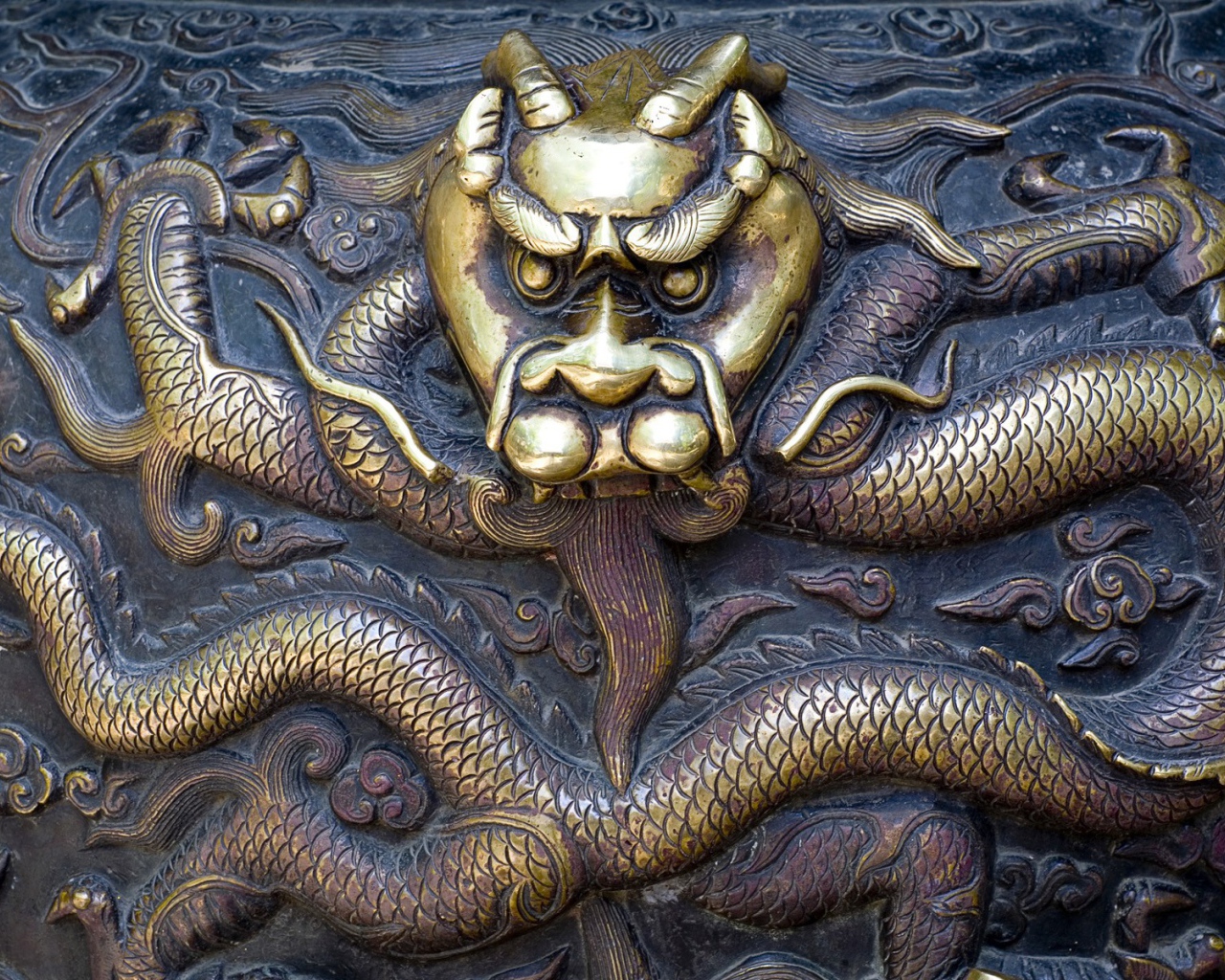 Чеканка дракон