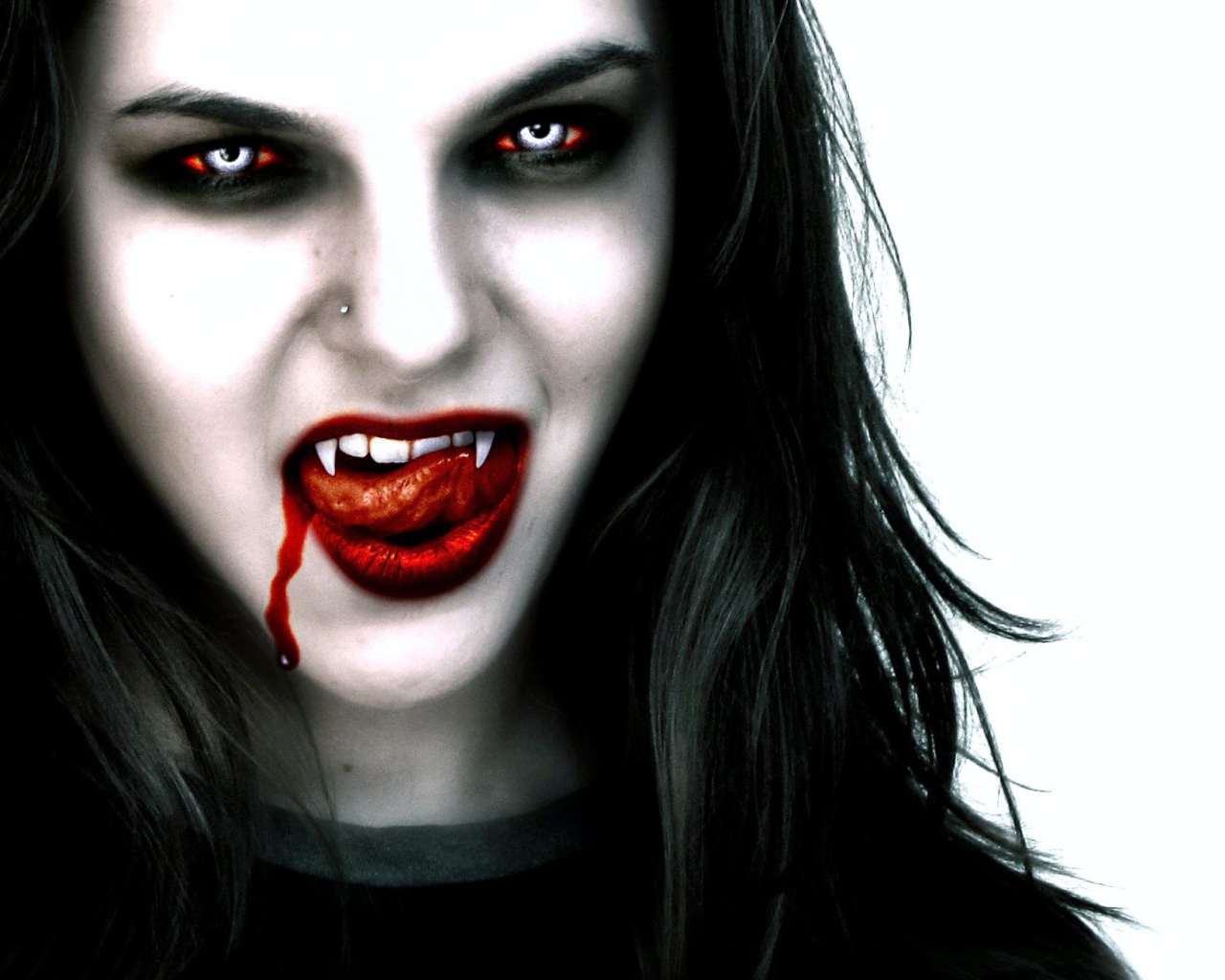 Кровавая девушка вампир