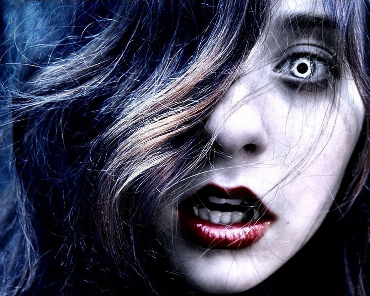 Голодная девушка вампир