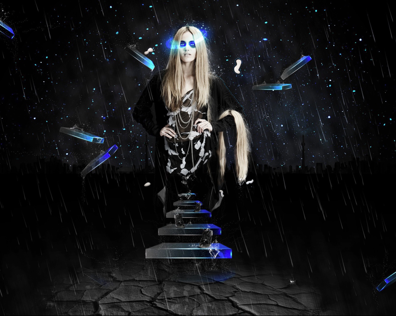 Женщина в черной одежде