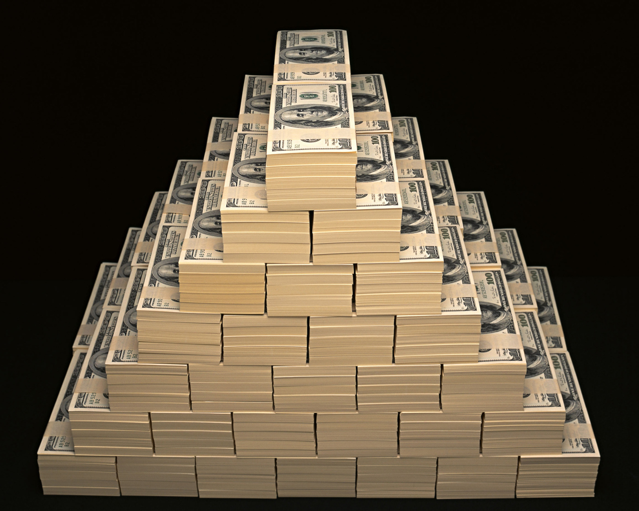 Пирамида из долларов