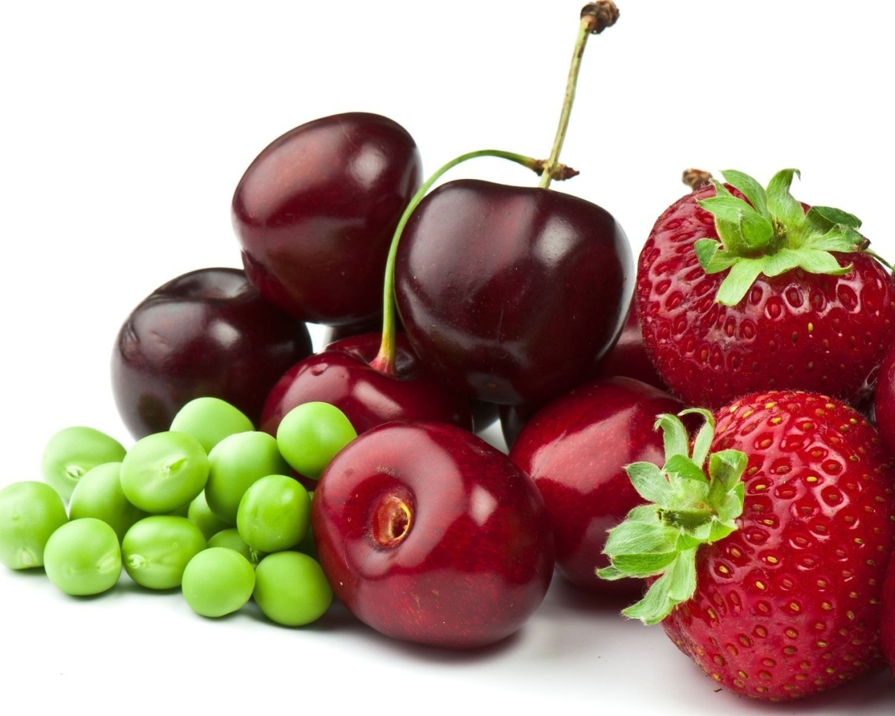 Вишня и клубника