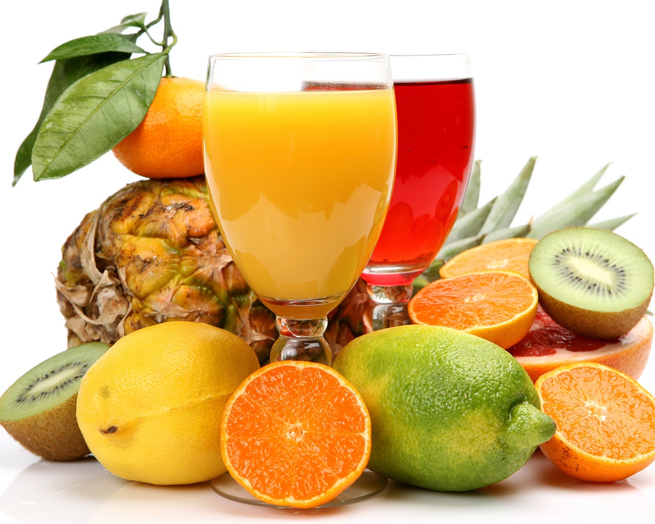 Сок в бокалах