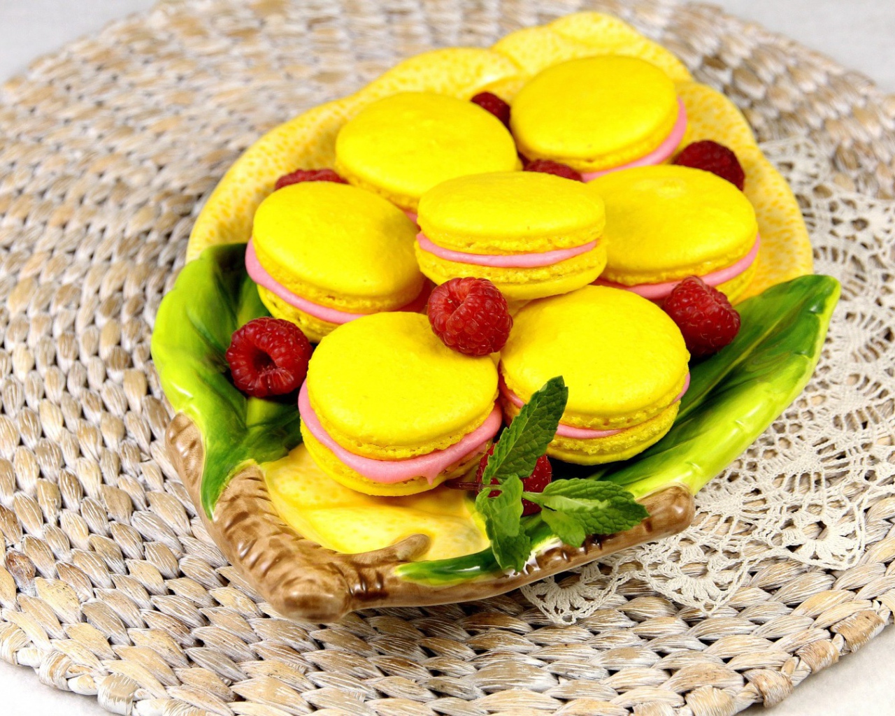 Печенье в лимонной глазури