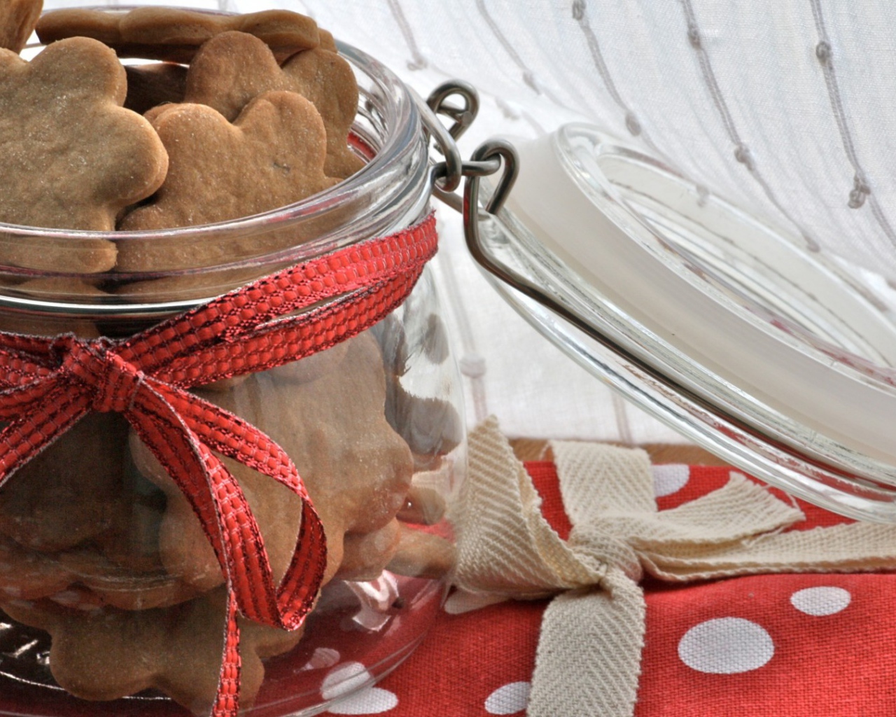 Банка домашнего печенья