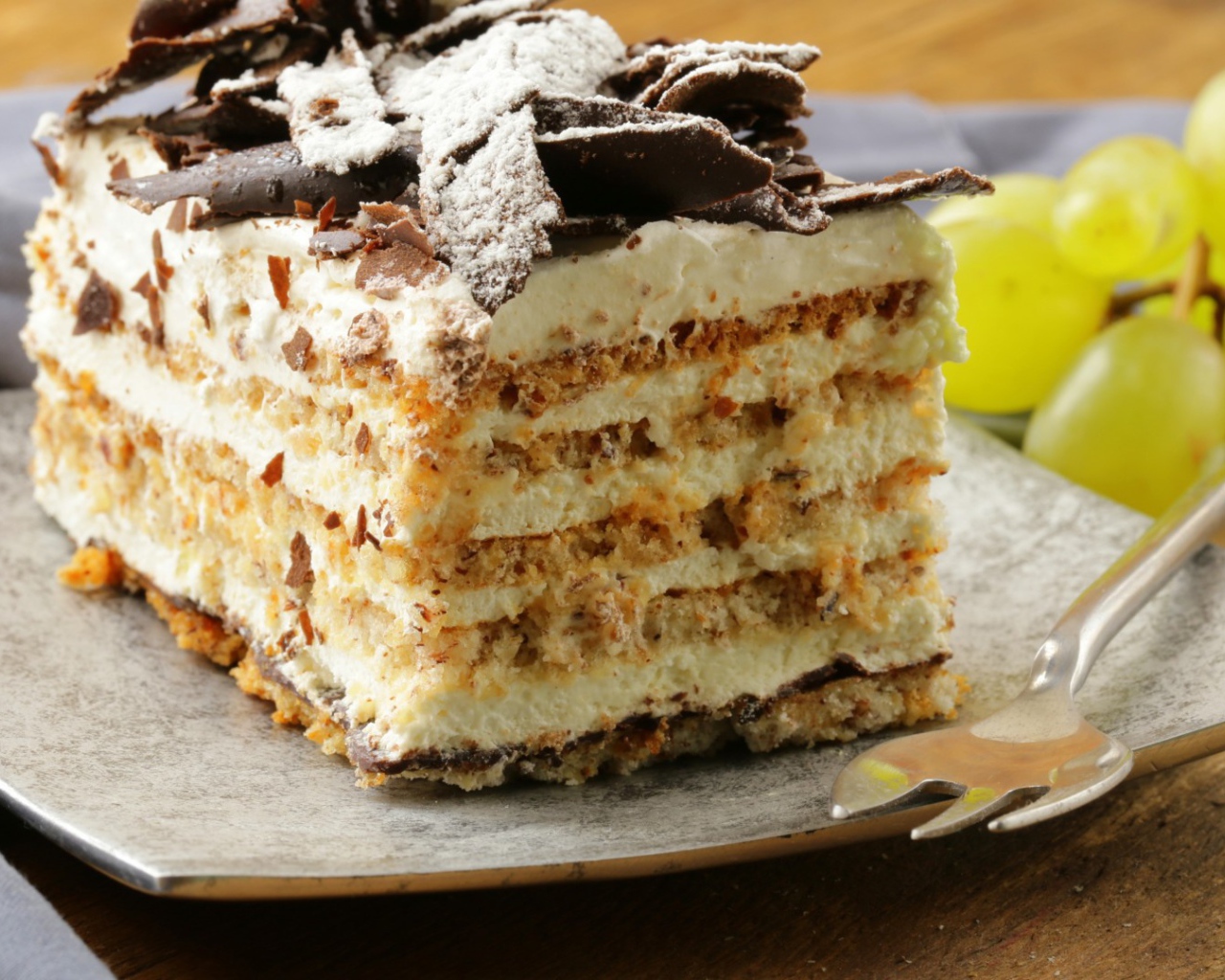 Аппетитный кусок торта