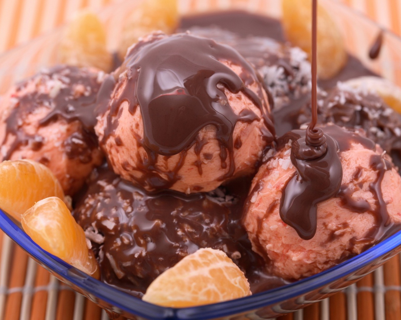 Морженое с шоколадом