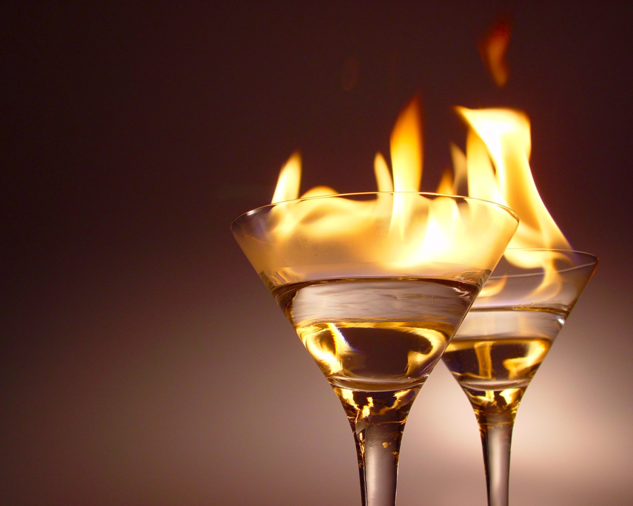 Пламя в бокалах