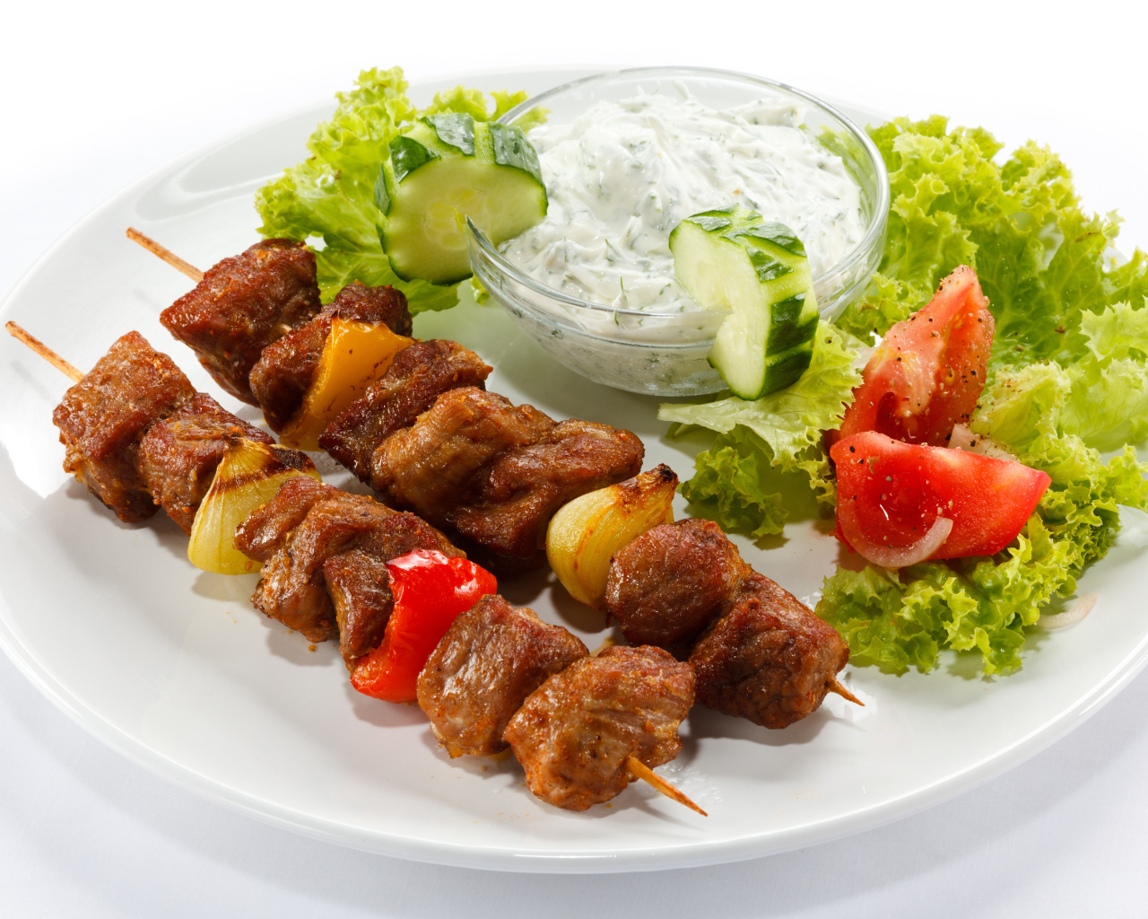 Тарелка с шашлыком