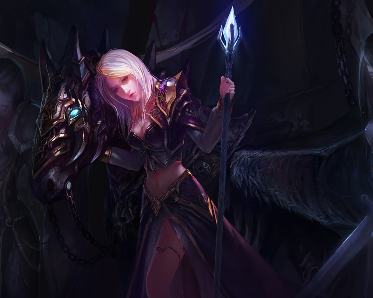 Девушка в доспехах с посохом