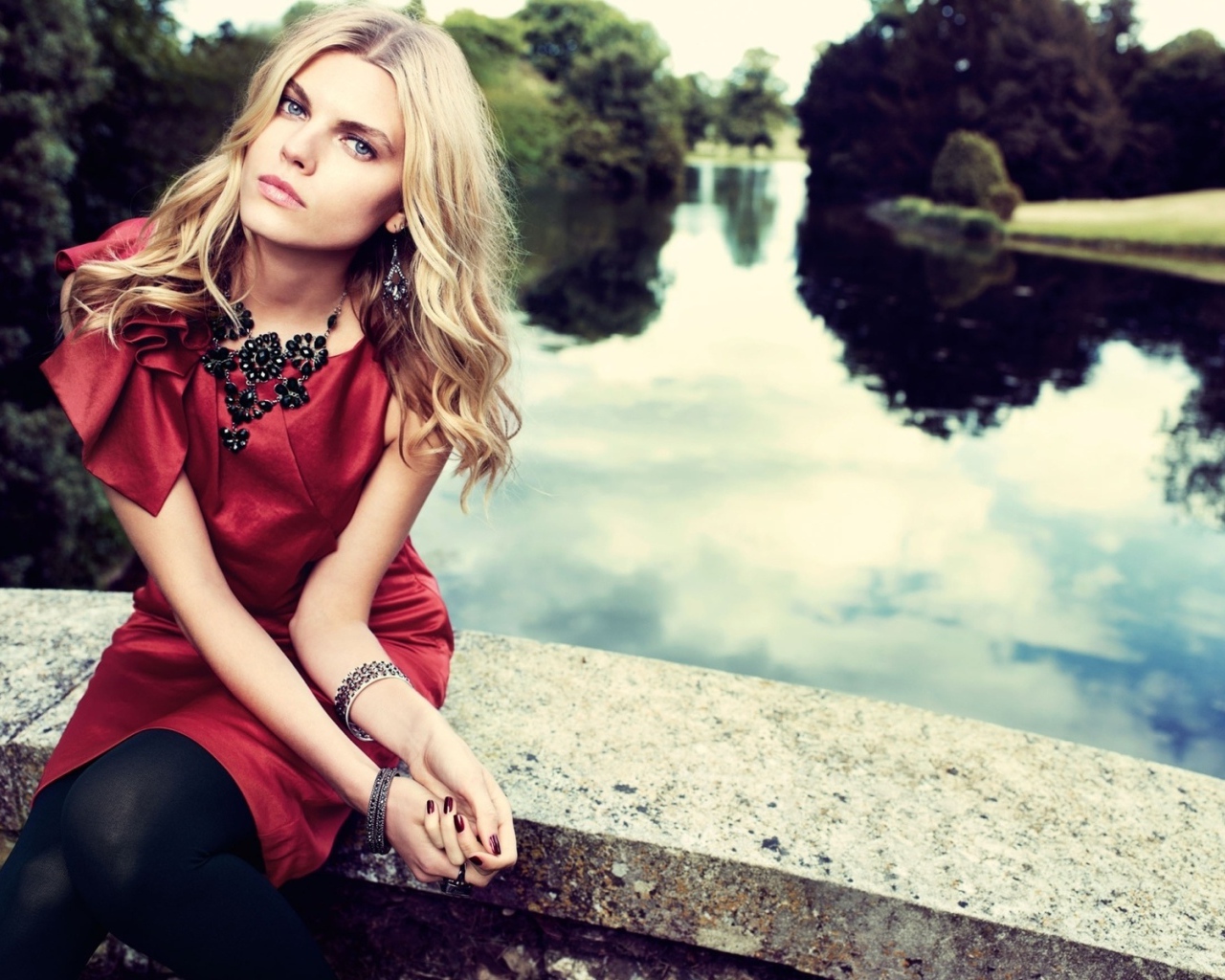 Актриса Марина Линчук