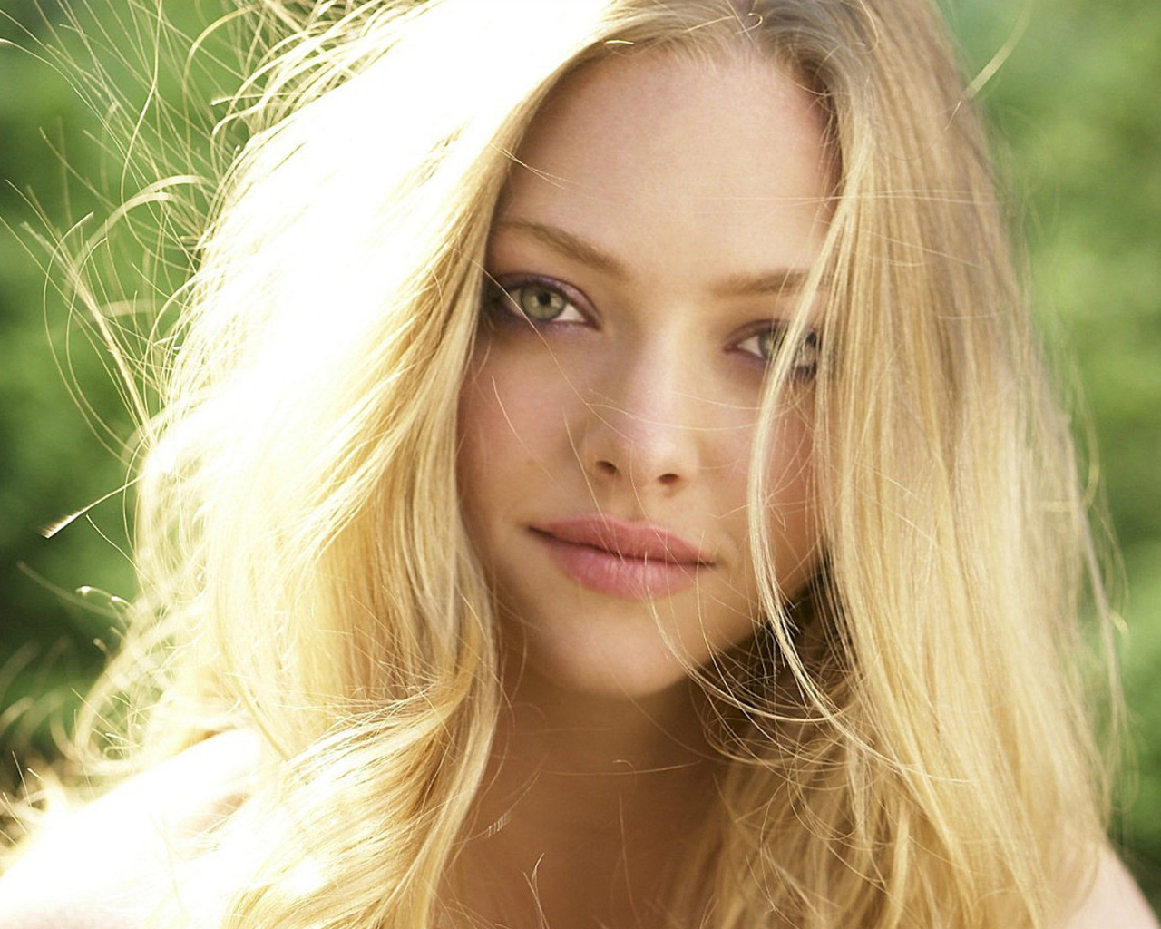 Красивая Аманда Сейфрид