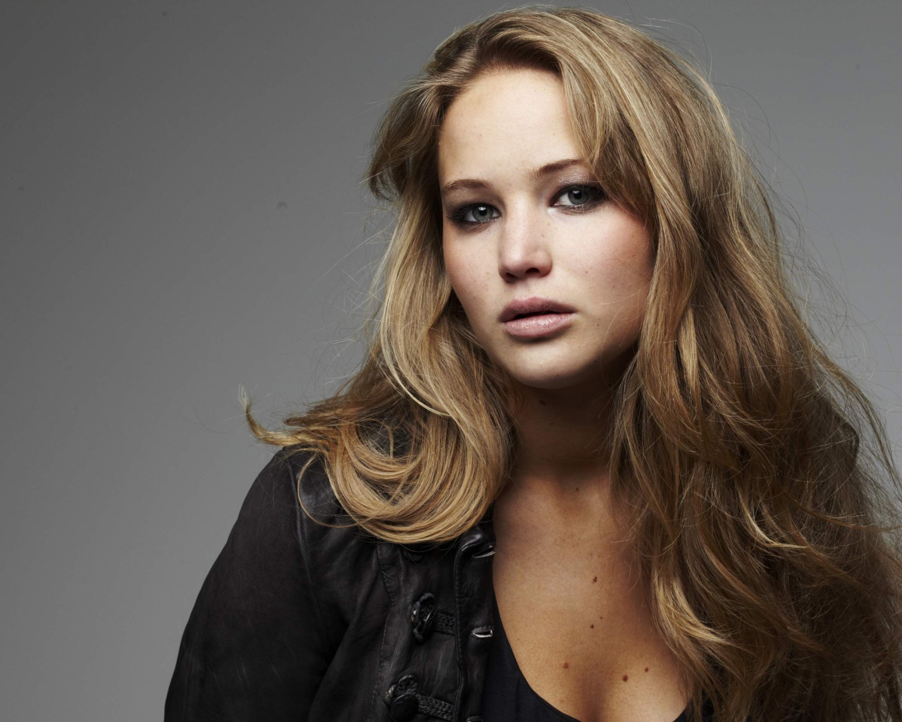 Очаровательная актриса Дженнифер Лоуренс