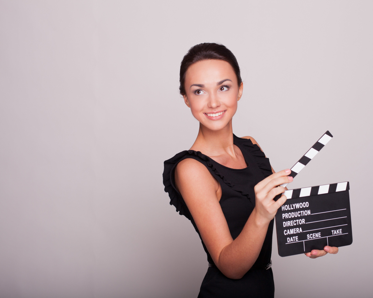 Популярная актриса Настасья Самбурская