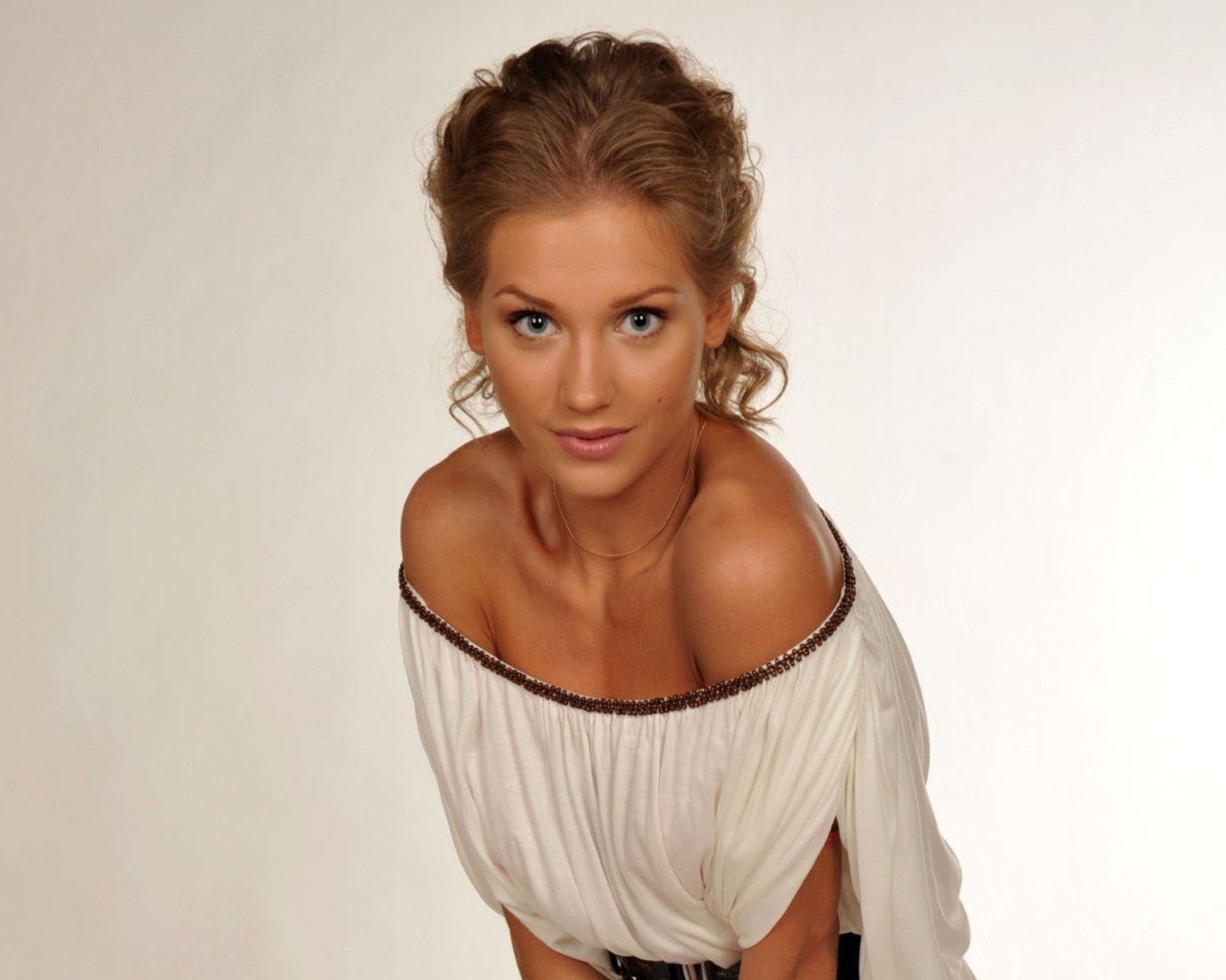 Красивая актриса Кристина Асмус