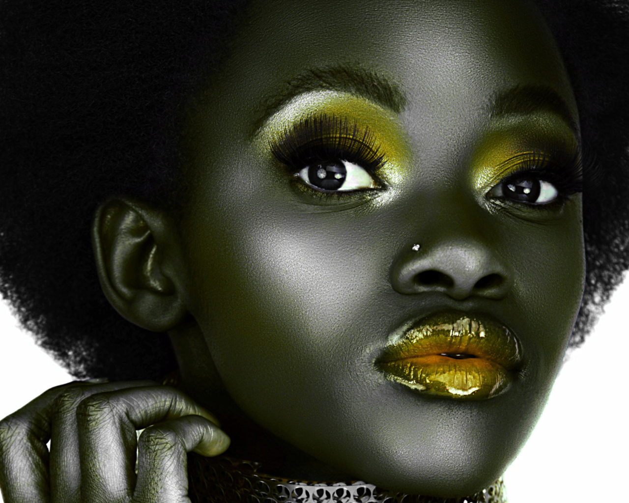 Очень яркий макияж