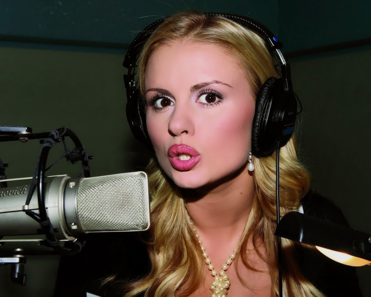 Модель Анна Семенович