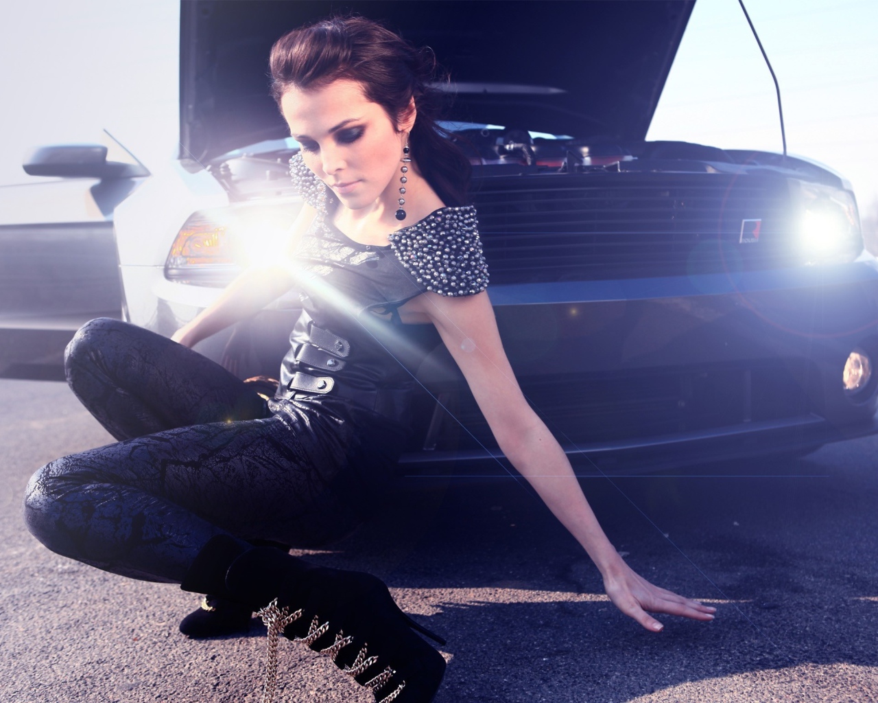 Красивая актриса Сати Казанова