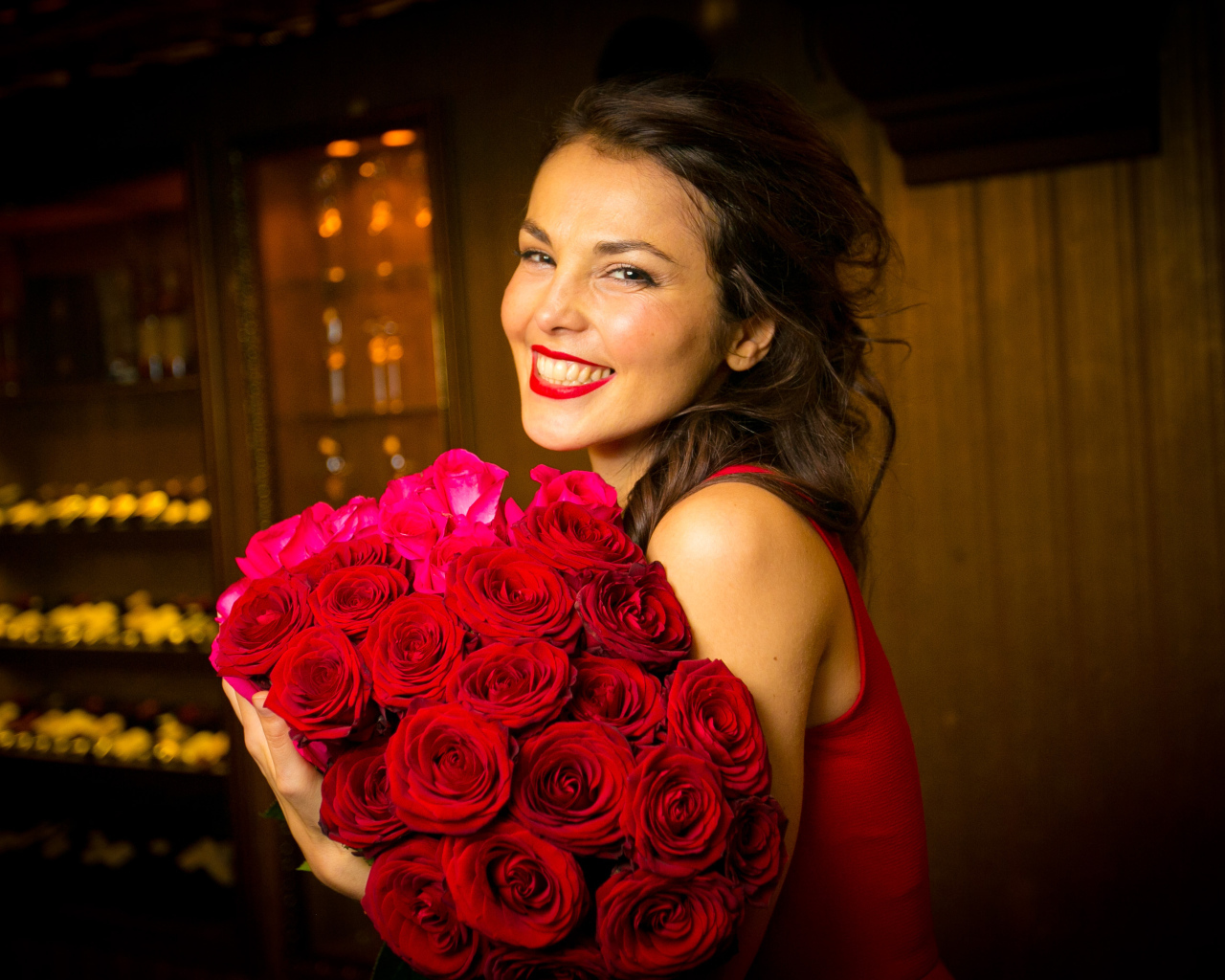 Известная русская певица Сати Казанова