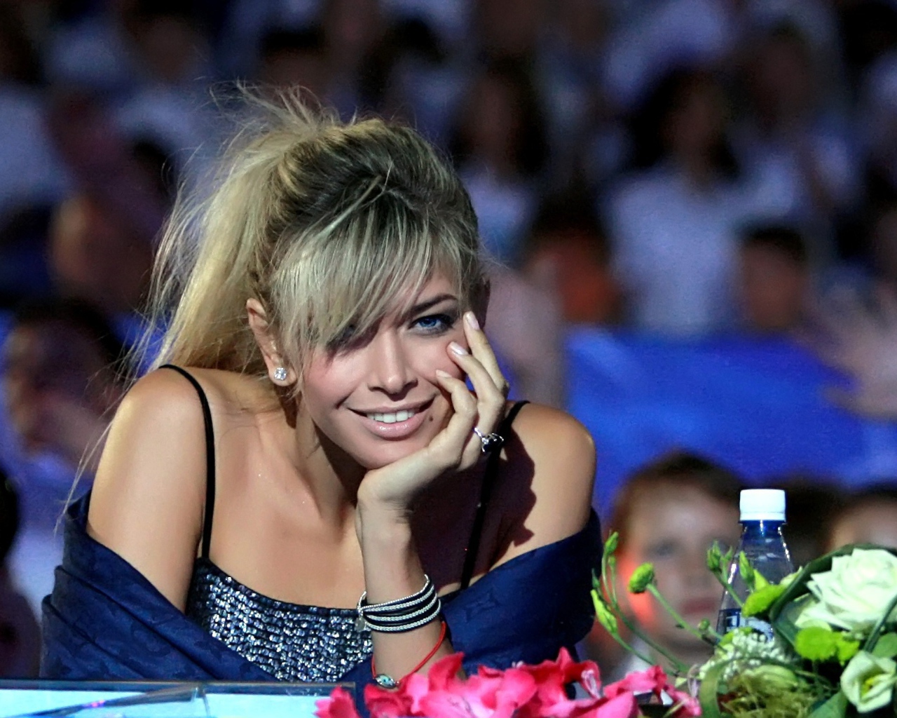 Красивая модель Вера Брежнева