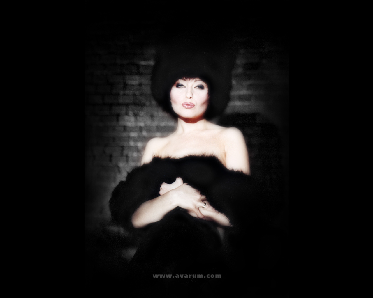 Знаменитая актриса Анжелика Варум