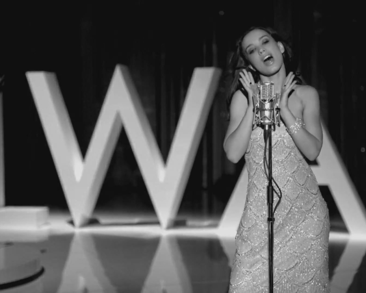 Популярная актриса Виктория Дайненко