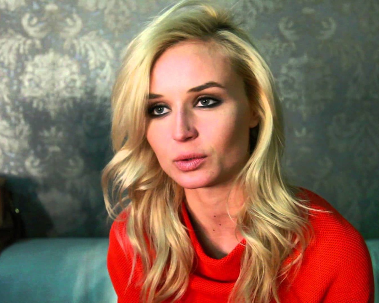 Красивая актриса Полига Гагарина