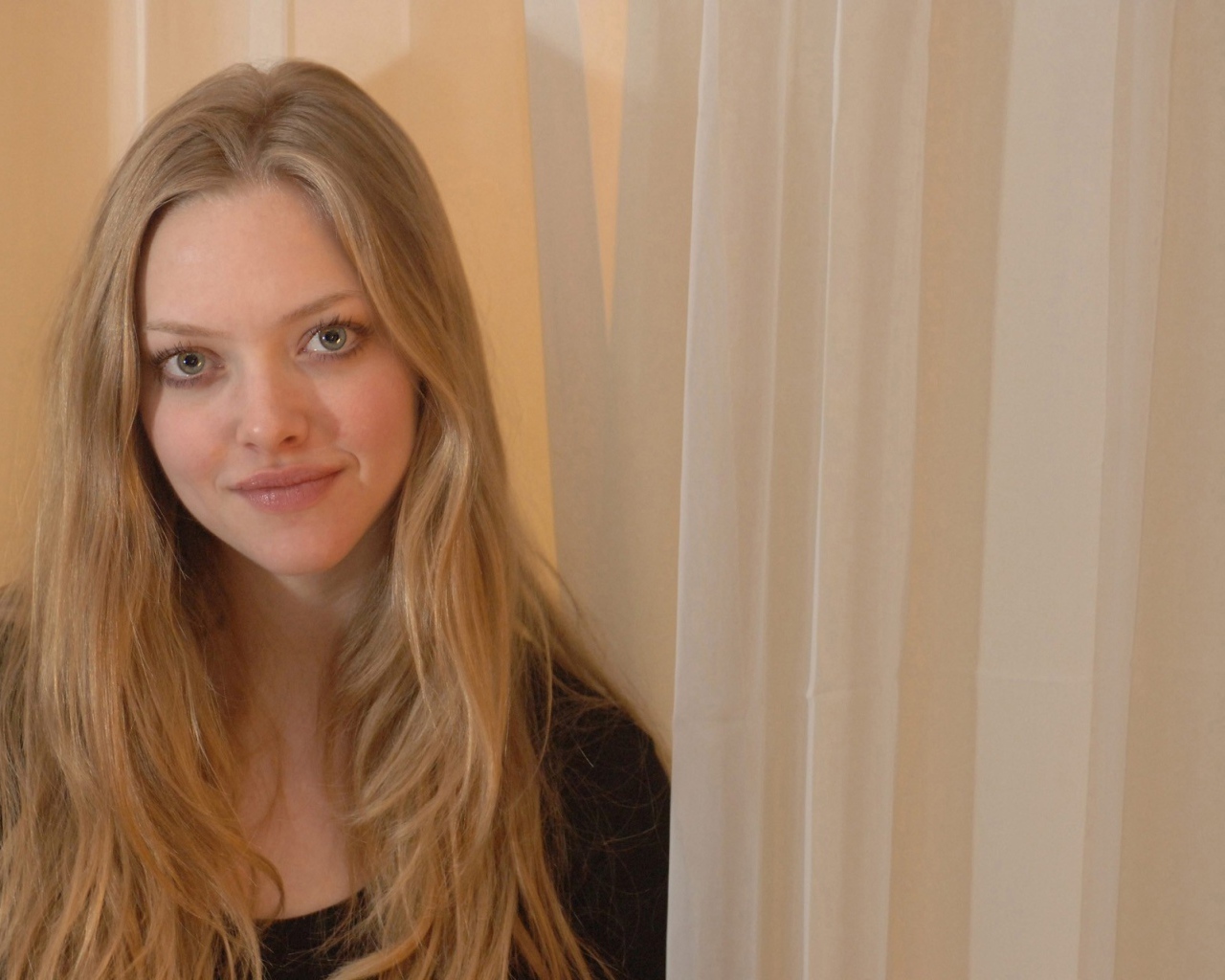 Популярная Аманда Сайфред