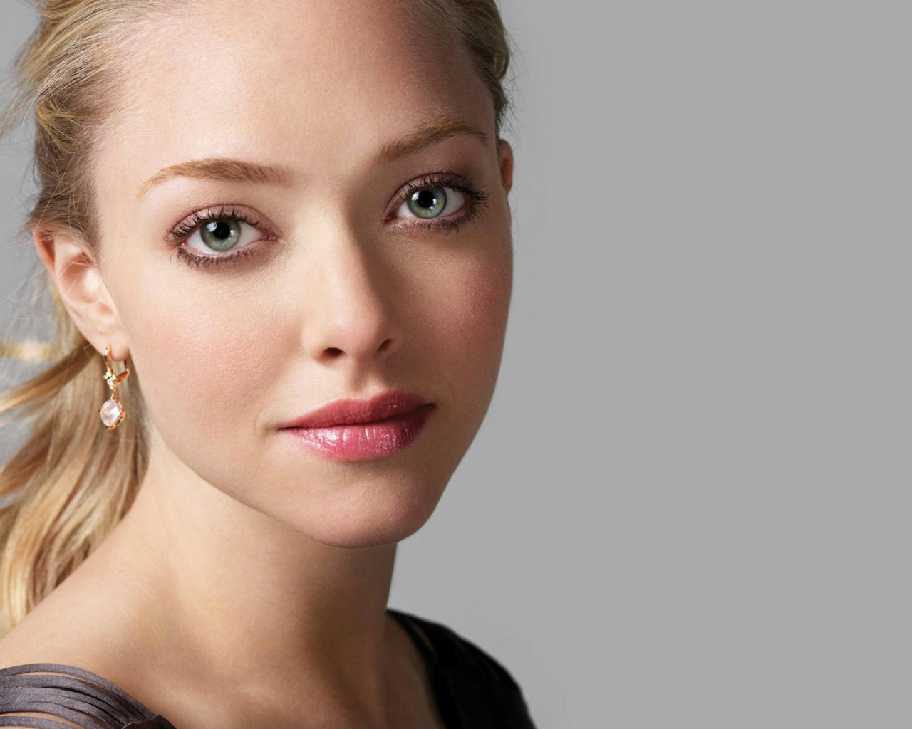 Прекрасная актриса Аманда Сайфред