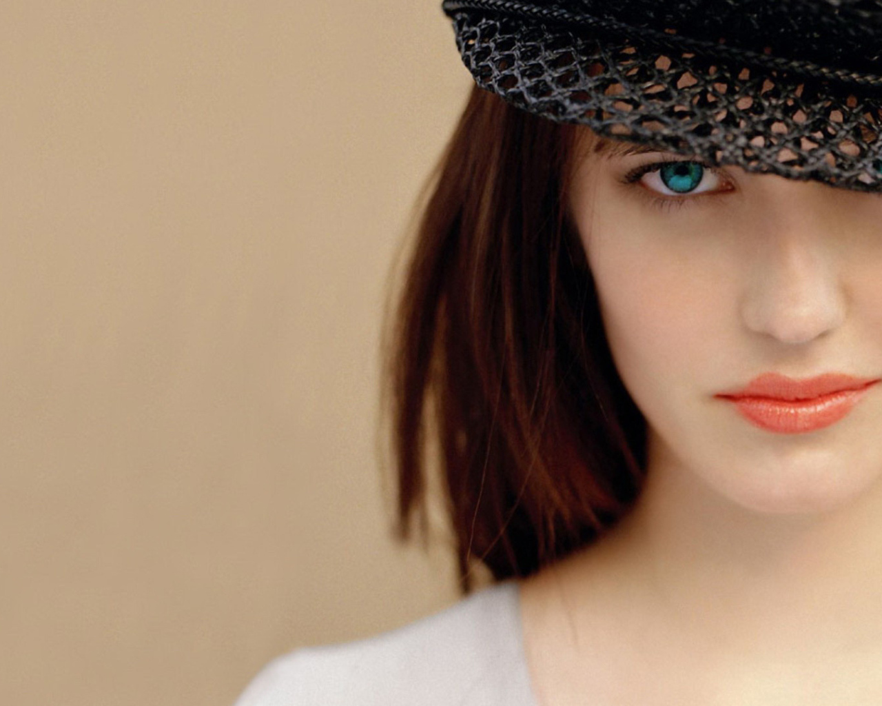 Популярная модель Ева Грин