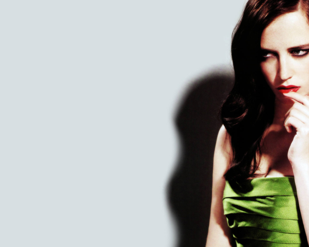 Популярная супермодель Ева Грин