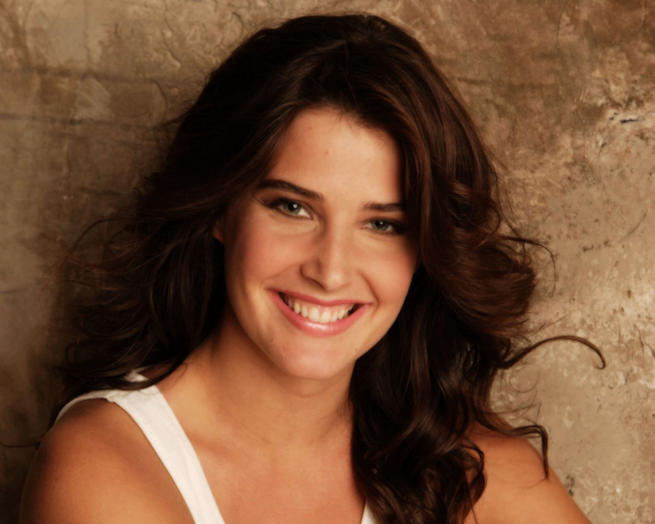 Знаменитая Коби Смолдерс