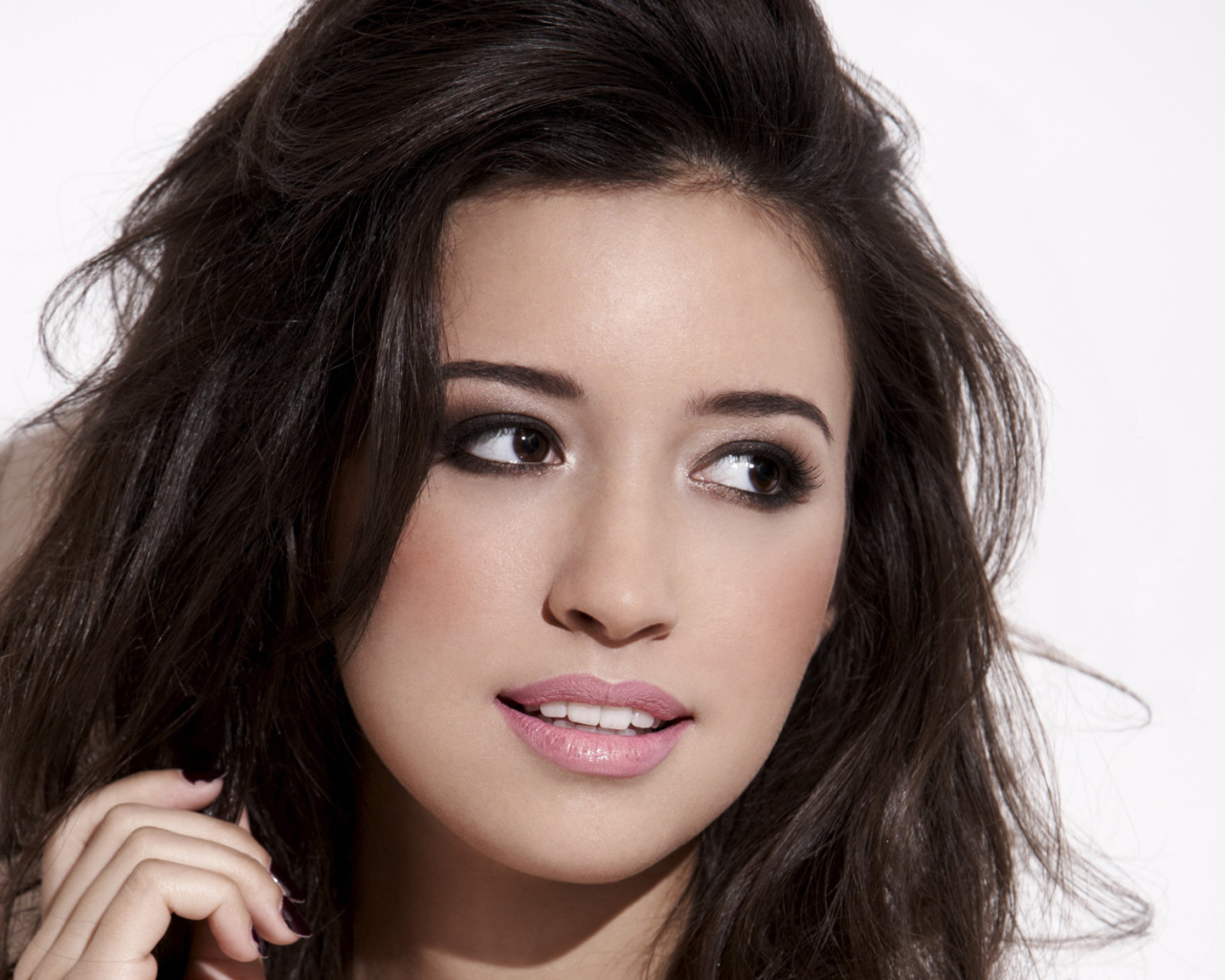 Популярная Кристиан Серратос