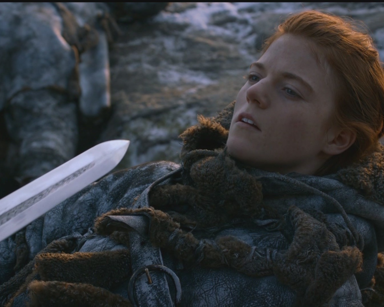 Популярная Роуз Лесли