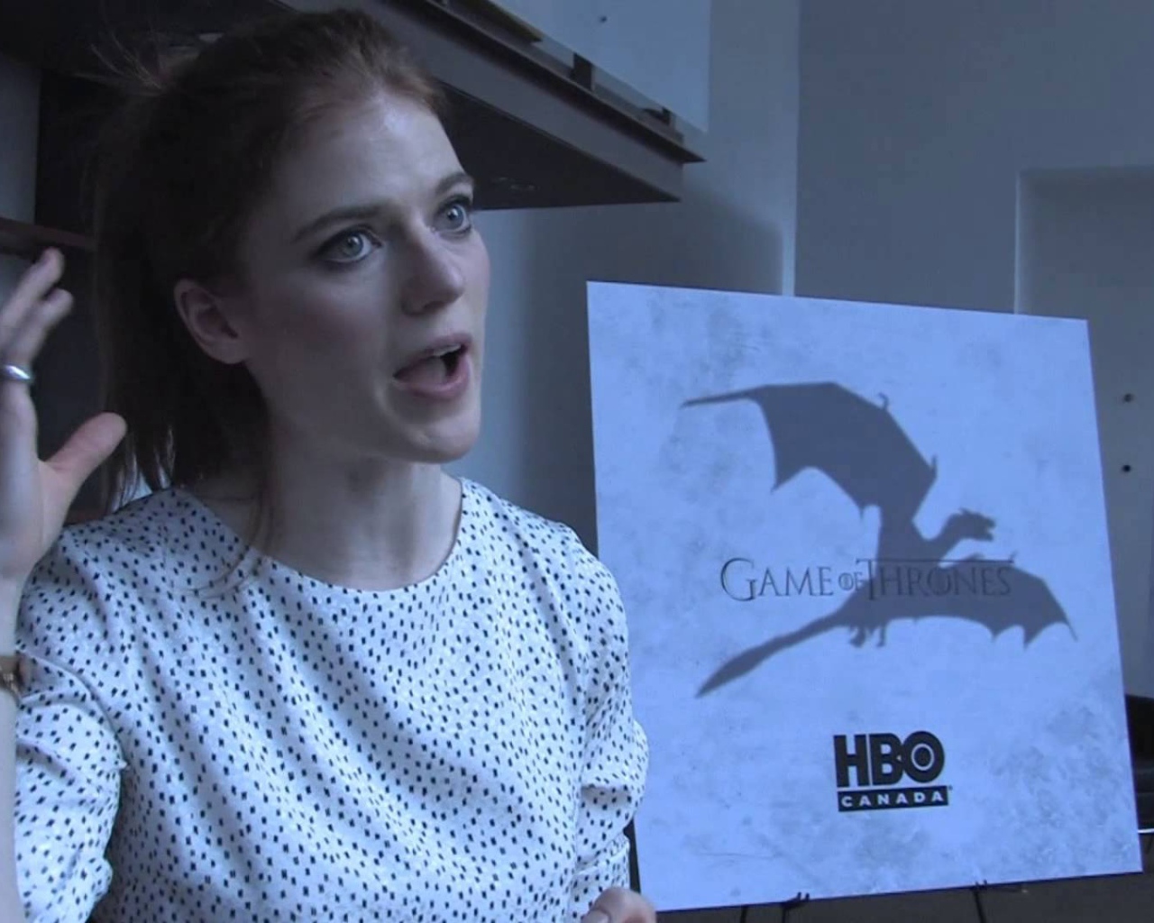 Очаровательная Роуз Лесли