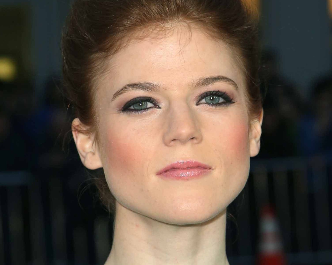 Известная модель Роуз Лесли