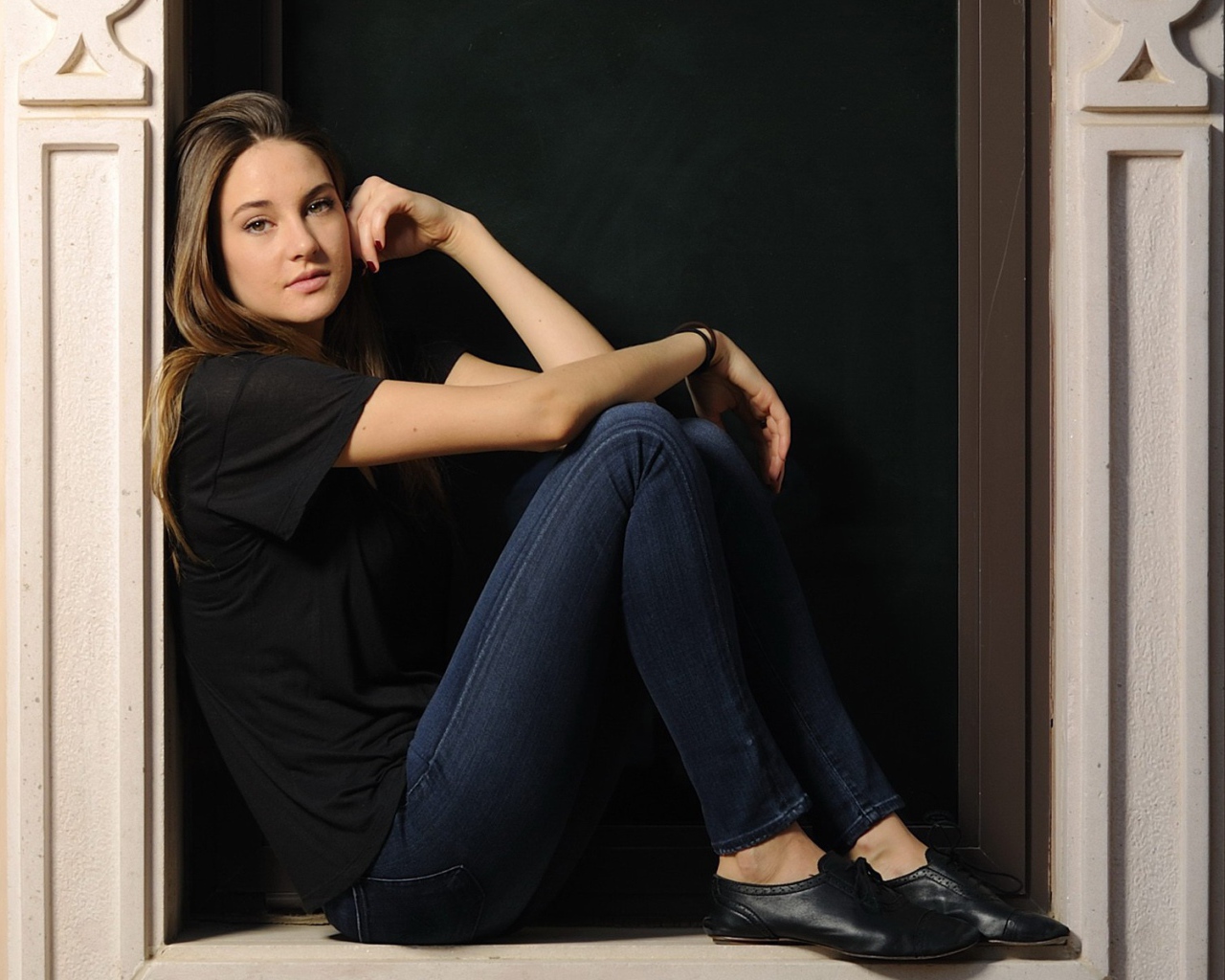 Модель Шейлин Вудли