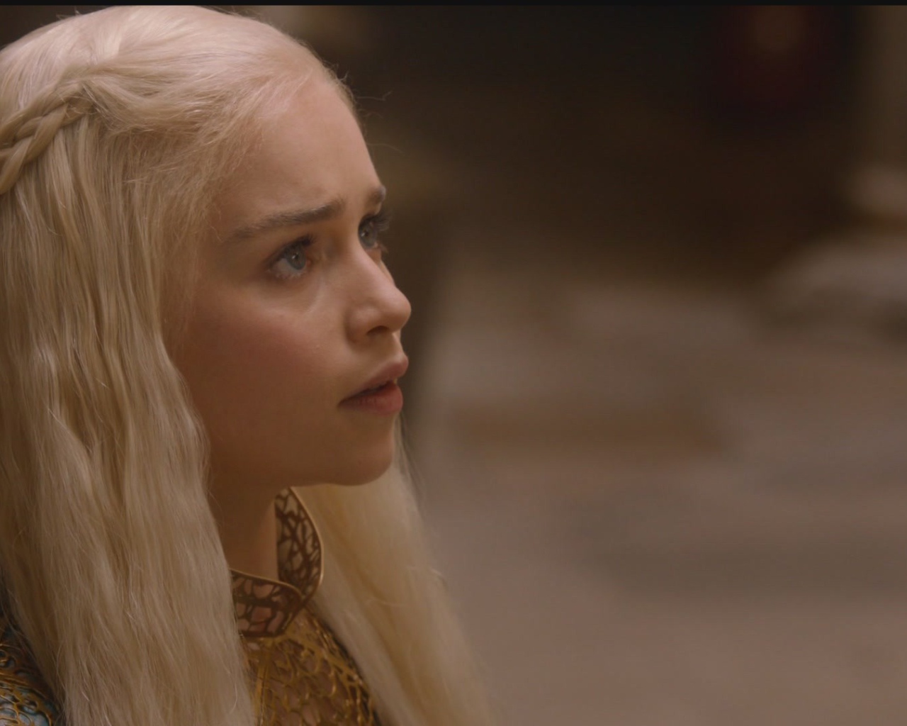 Популярная Эмилия Кларк