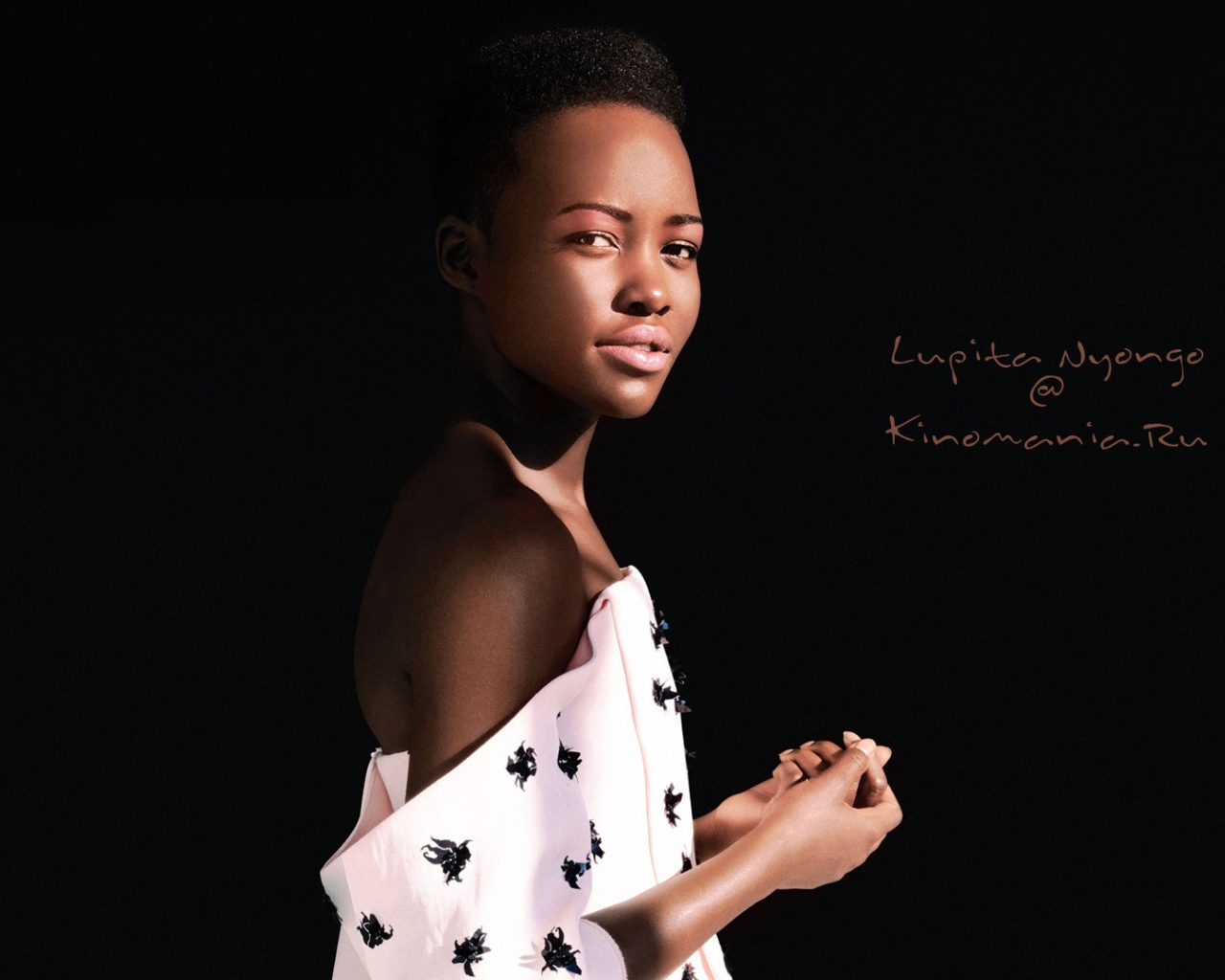 Известная звезда Лупита Нионго