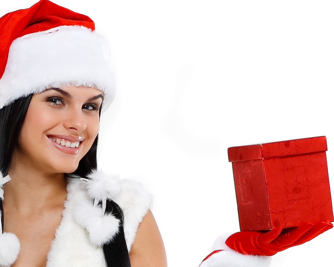 Девушка с подарком