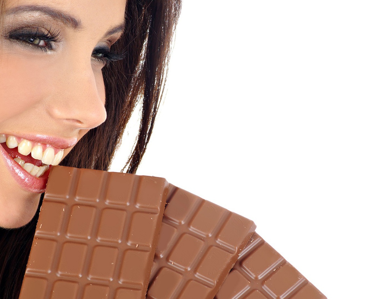 Девушка с шоколадом