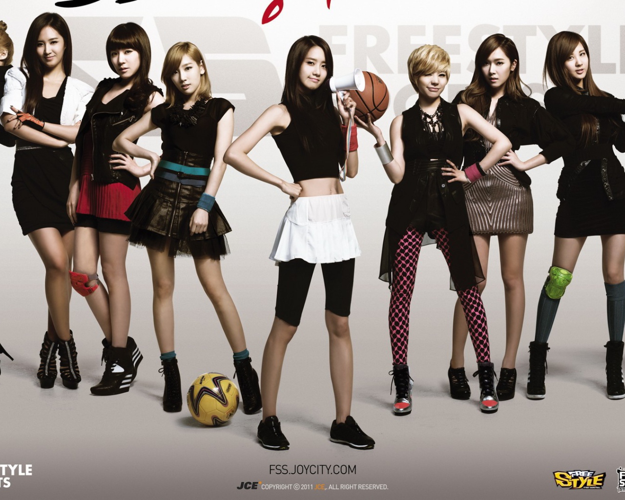 Корейские девушки в спортивной одежде