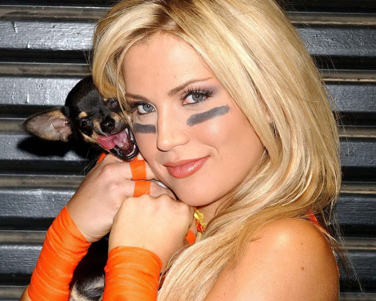 Вилла Форд с собакой