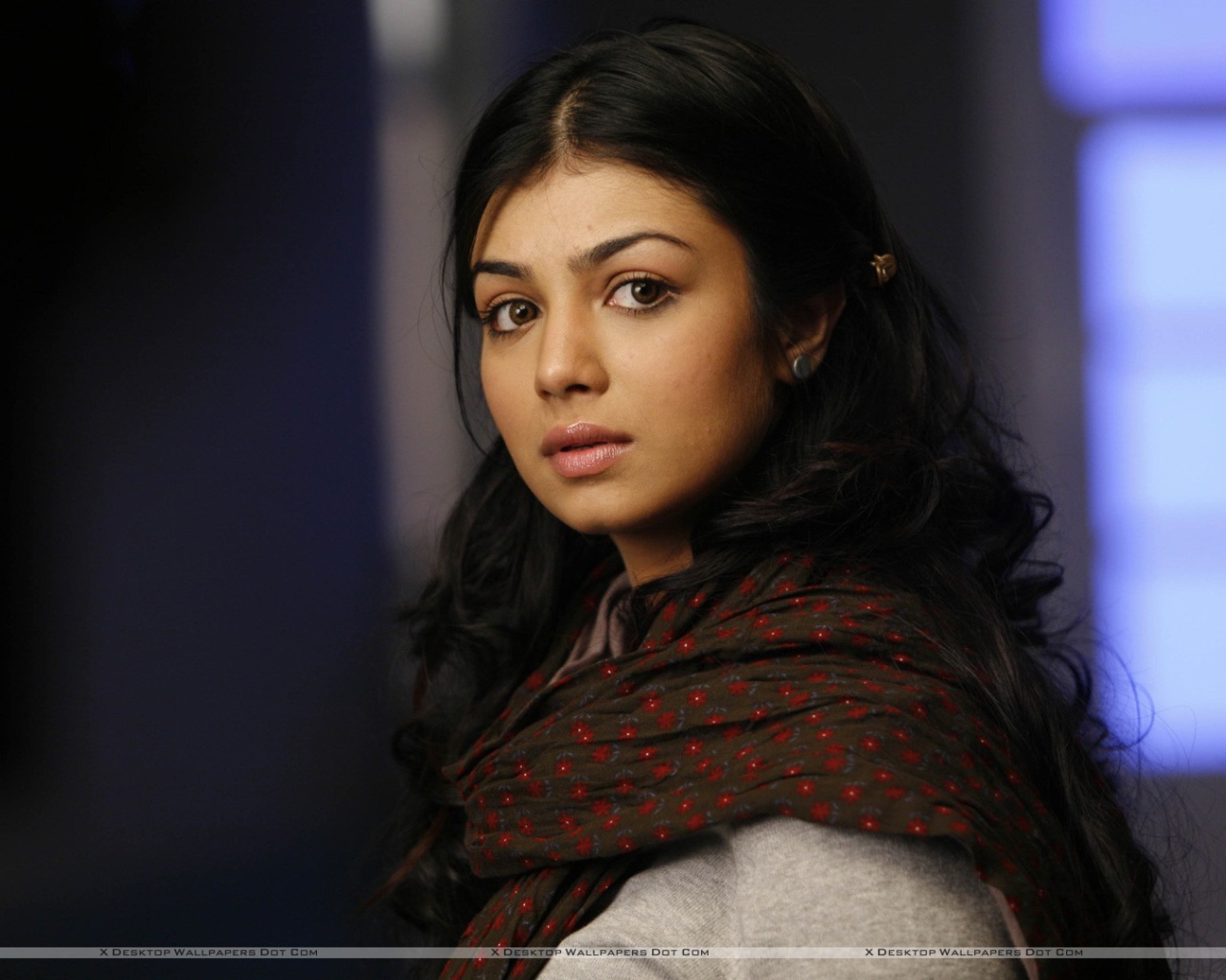 Брюнетка с черными глазами